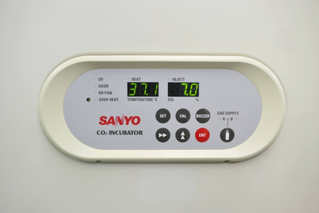 Sanyo CO2 Incubator Double Stacked System - The Lab World Group