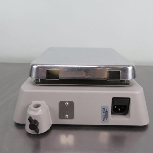 https://www.thelabworldgroup.com/wp-content/uploads/2021/05/vwr-7x7-aluminum-magnetic-stirrer-back-600x600.jpg