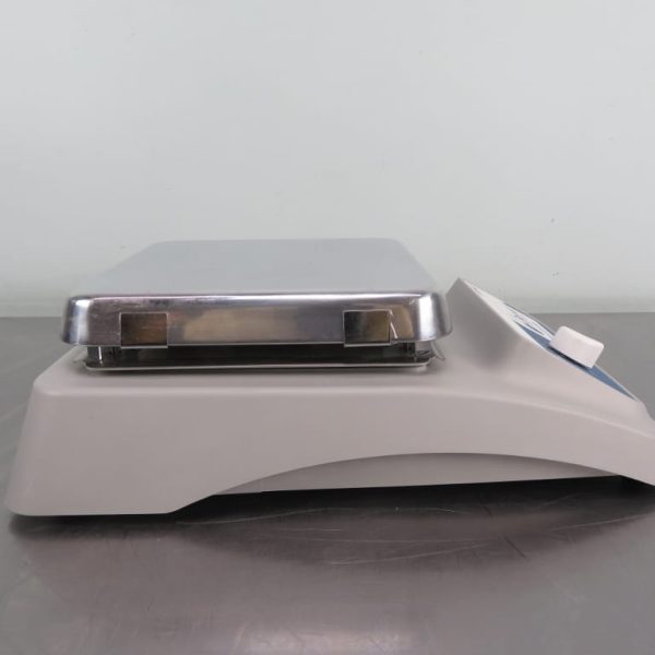 https://www.thelabworldgroup.com/wp-content/uploads/2021/05/vwr-7x7-aluminum-magnetic-stirrer-left-600x600.jpg