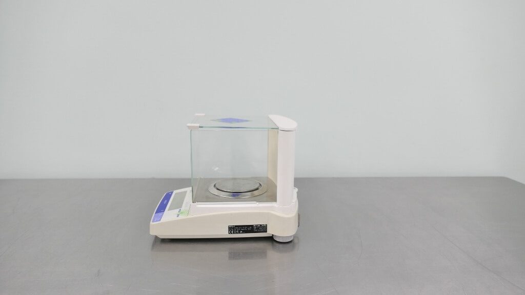 Mettler Analytical Balance PB153-S - The Lab World Group