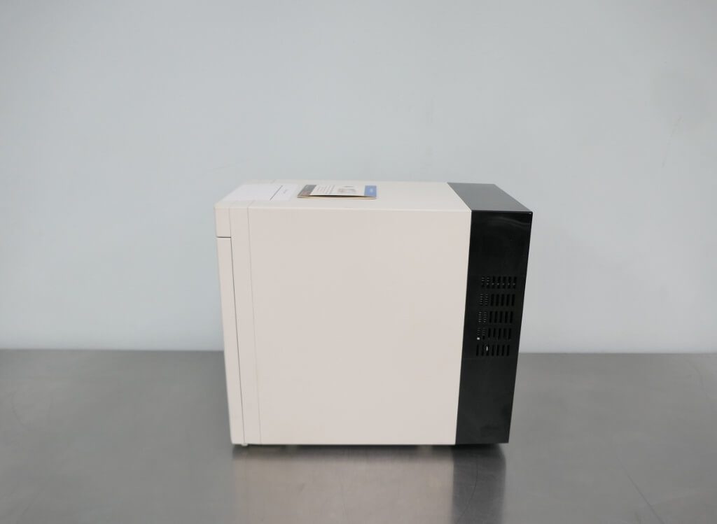 Thermo Heratherm IMC18 Benchtop Incubator The Lab World Group