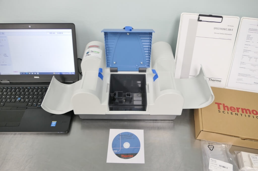 Thermo Spectronic 200 Spectrophotometer - The Lab World Group