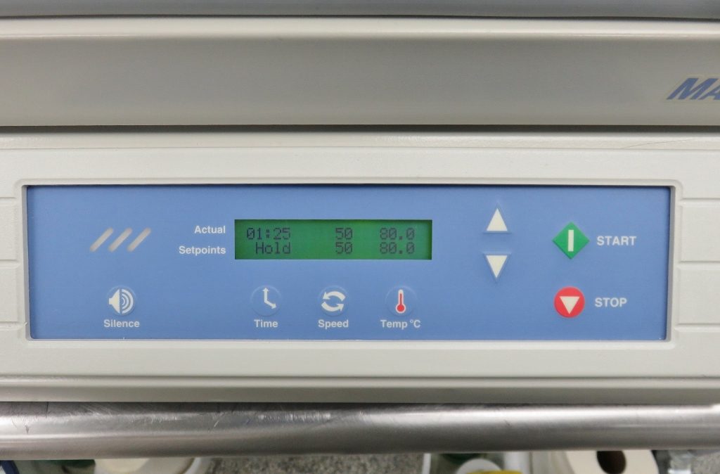 Thermo Incubator Shaker MaxQ 420HP - The Lab World Group