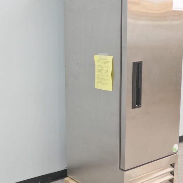 https://www.thelabworldgroup.com/wp-content/uploads/2023/03/stainless-steel-lab-freezer-76514-214-left-600x600.jpg